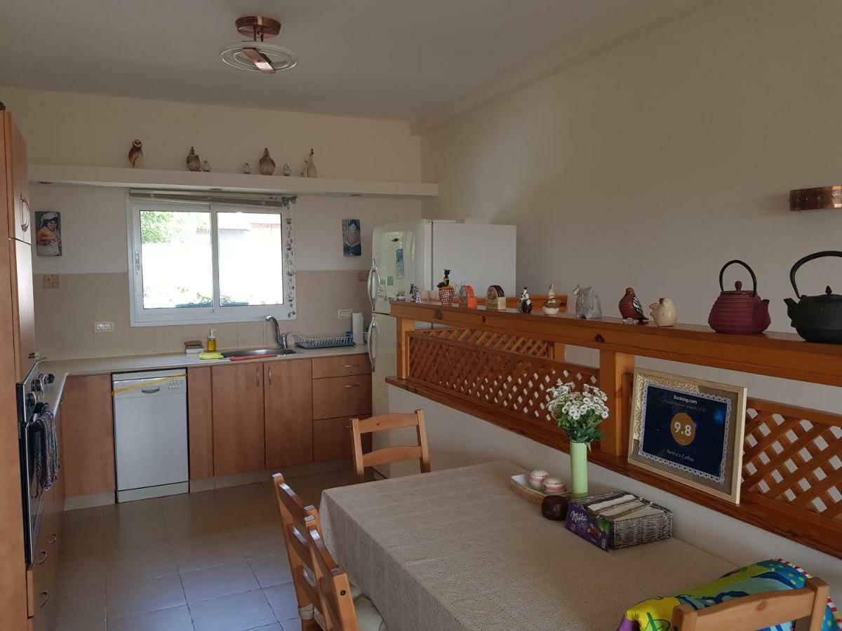 Bertha'S Coffee Apartment Афула Екстериор снимка